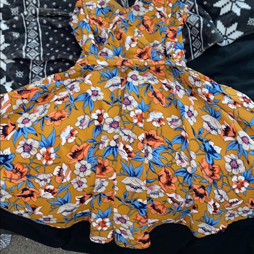 Women’s M Dress